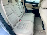 هوندا CR-V 2.4 موديل 2021، عداد 95,500 كم، محرك بنزين 2.4 لتر، ناقل حركة أوتوماتيكي CVT، قيادة سلسة وموفرة للوقود، SUV واسعة لخمس ركاب، مقاعد مريحة، صندوق خلفي كبير، مثبت سرعة، تحكم في المقود، شاشة ترفيهية تعمل باللمس، بلوتوث، تحكم في الصوت على المقود، وس